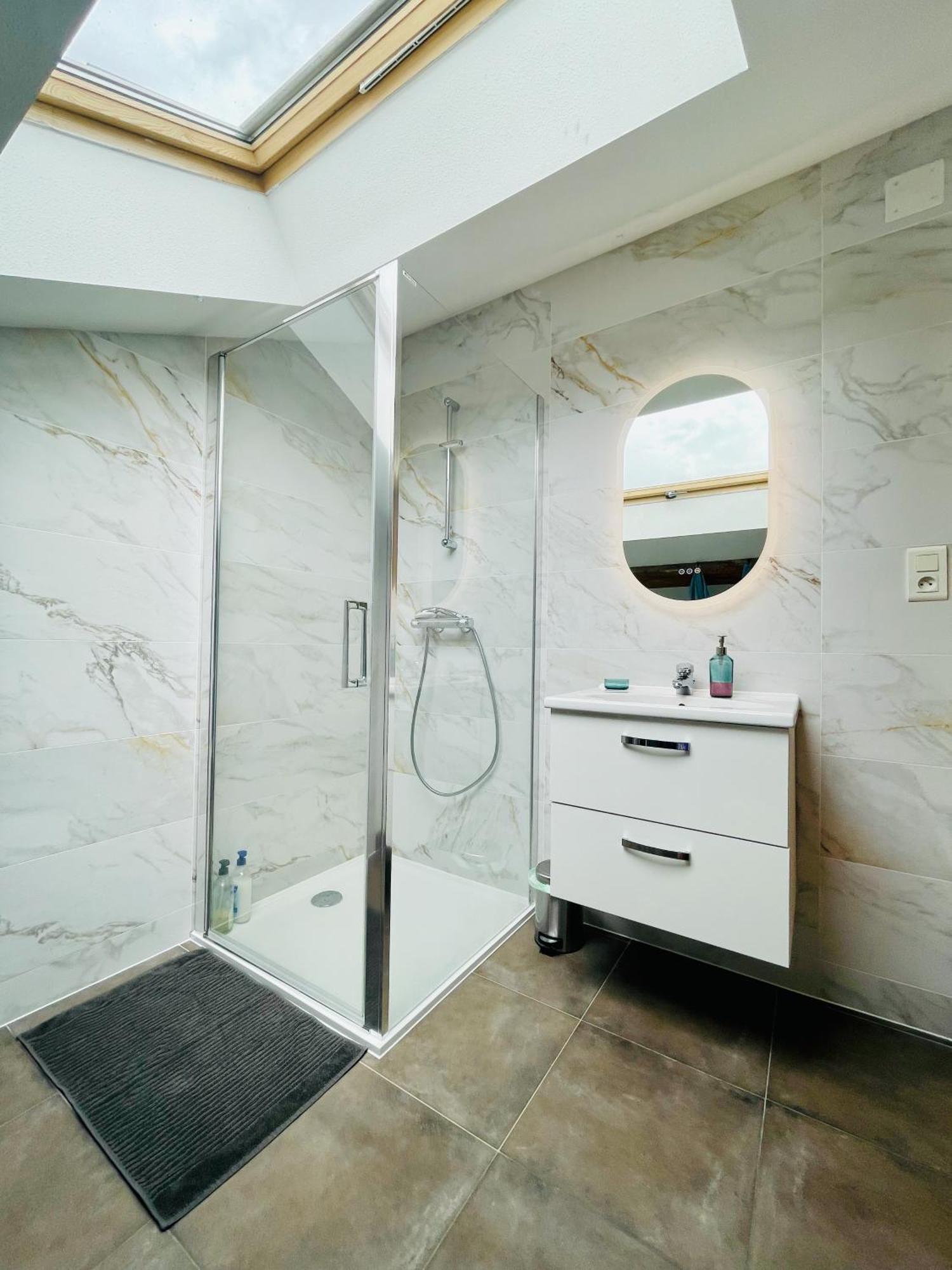 Duplex + Parking Gratuit Facile Apartment Sainte-Suzanne  Bagian luar foto